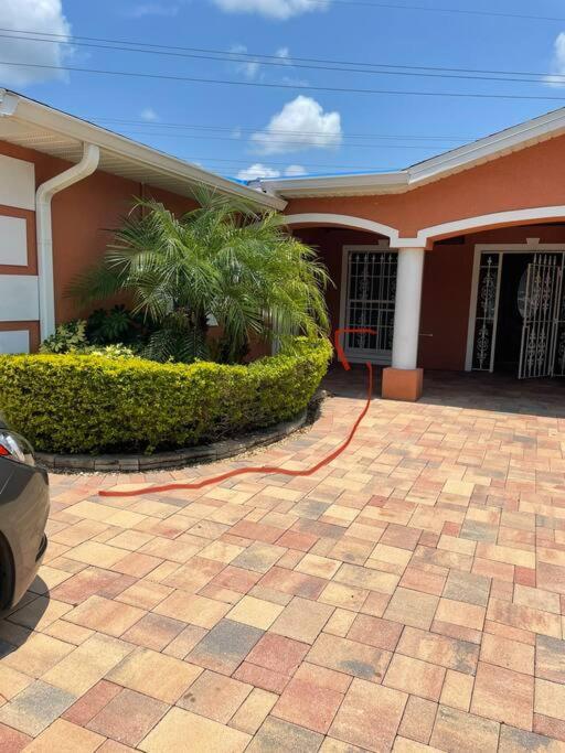 Twelve Oaks Modern Independent Apartment Tampa Luaran gambar