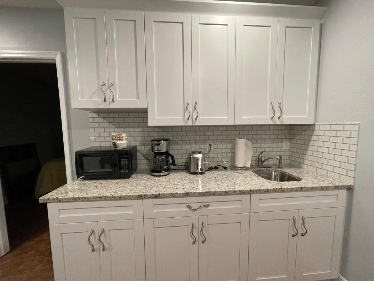 Twelve Oaks Modern Independent Apartment Tampa Luaran gambar